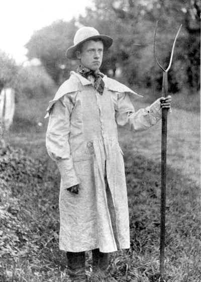 Agricultural labourer, England, circa 1900